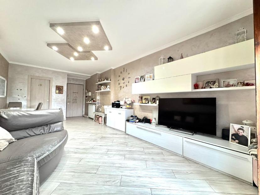 Trilocale in Via Libero Leonardi 137, Roma