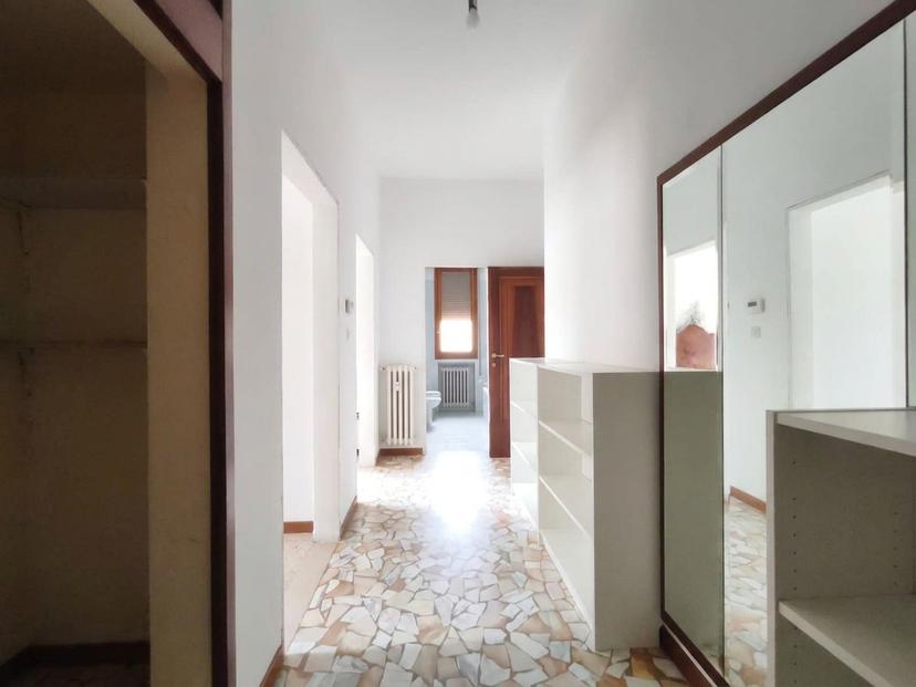 Trilocale in Via Ercole Lelli, Bologna