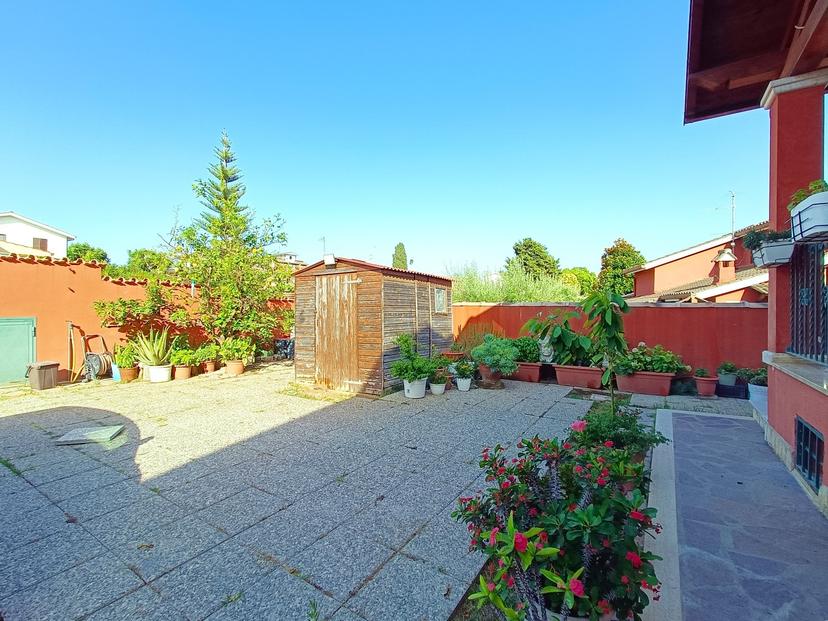 Casa indipendente in Via Olbia Snc, Ardea — foto 2 di 5