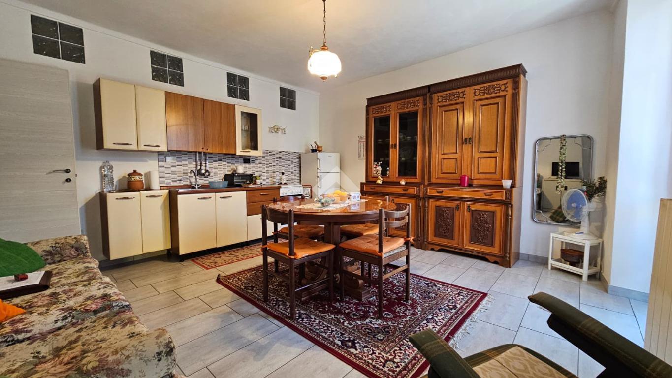 Trilocale in Via Roma 38, San Pietro Val Lemina