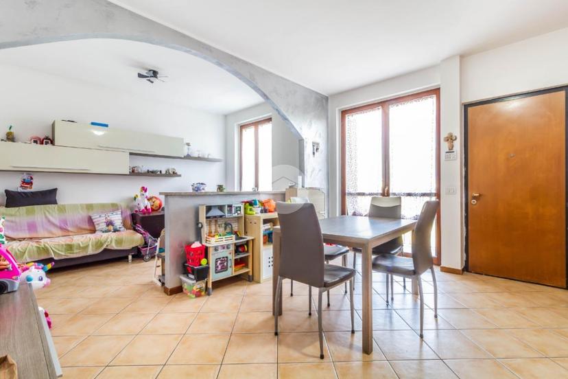 Trilocale in Via II Giugno 9, Mesero — foto 4 di 5