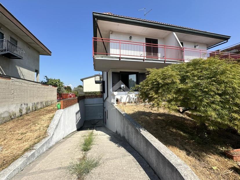 Villa in Via Sangalli 11, Carugate — foto 2 di 5