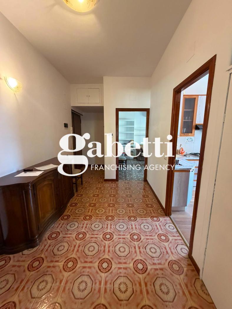 Trilocale in Via delle Rose  36, Roma