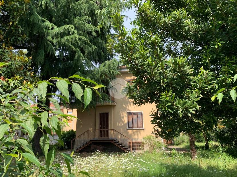 Villa in Via Monte Nevoso 2, Paderno Dugnano