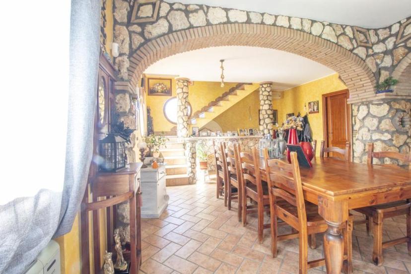 Villa in Str degli Ardoni 7, Palombara Sabina