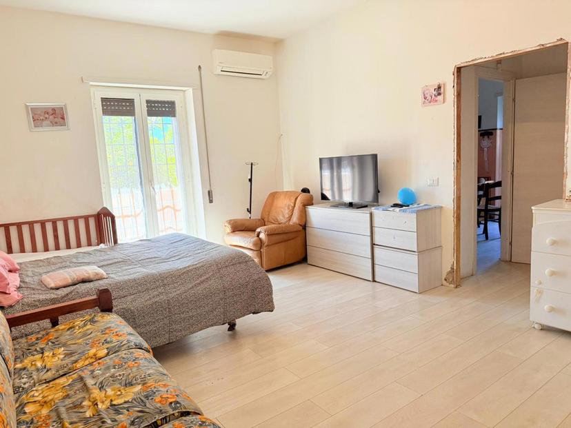 Bilocale in Via Buscate 30, Roma