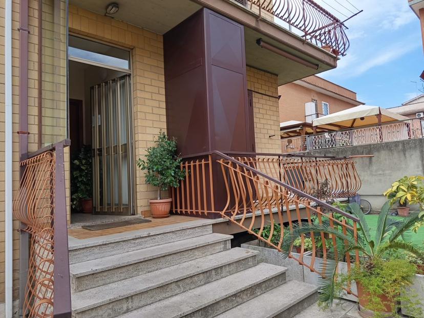 Trilocale in Via Giulio Clovio 45c, Roma