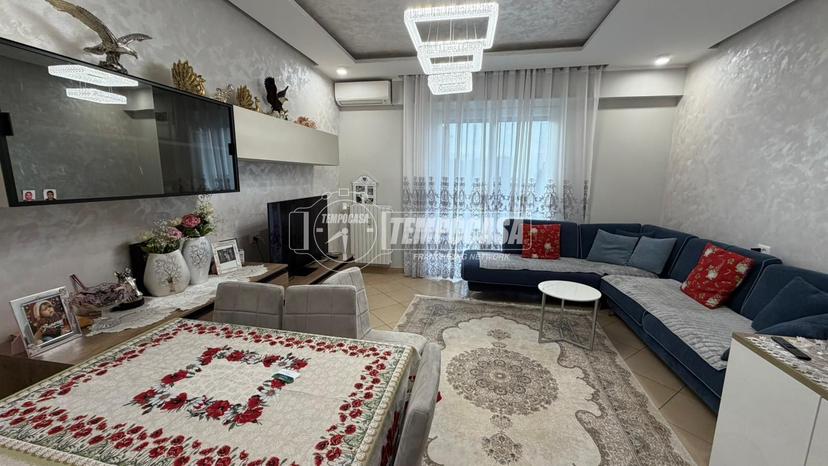Trilocale in Via Milano 83, Cologno Monzese