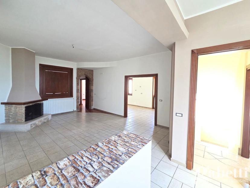 Trilocale in Via Bolzano 00, Pomigliano d'Arco