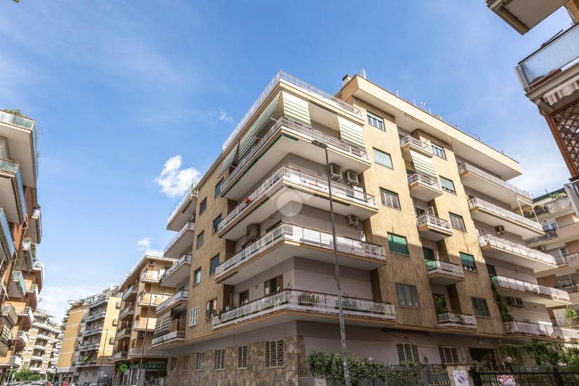 Attico in Via Santa Bernadette 26, Roma