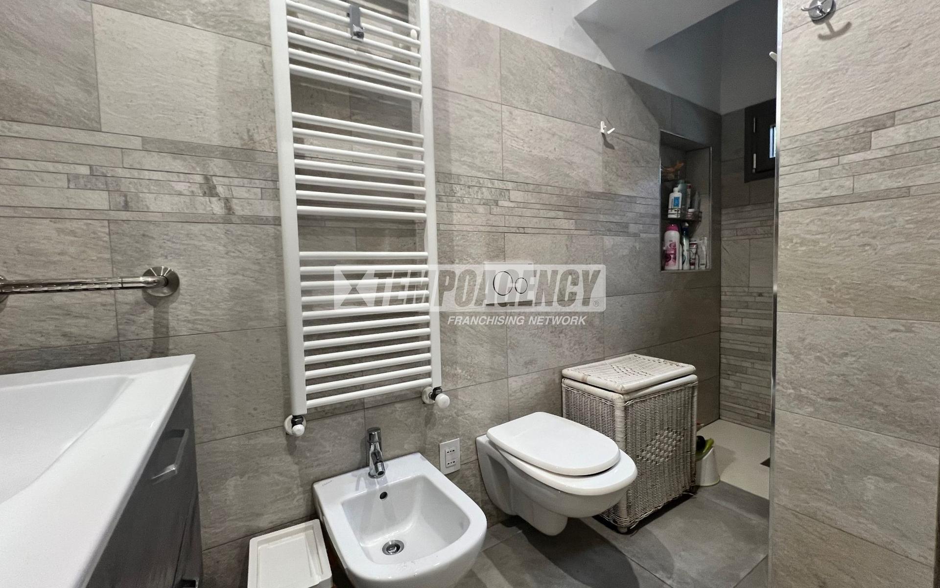 Villa in Via Ceres 16, Torino