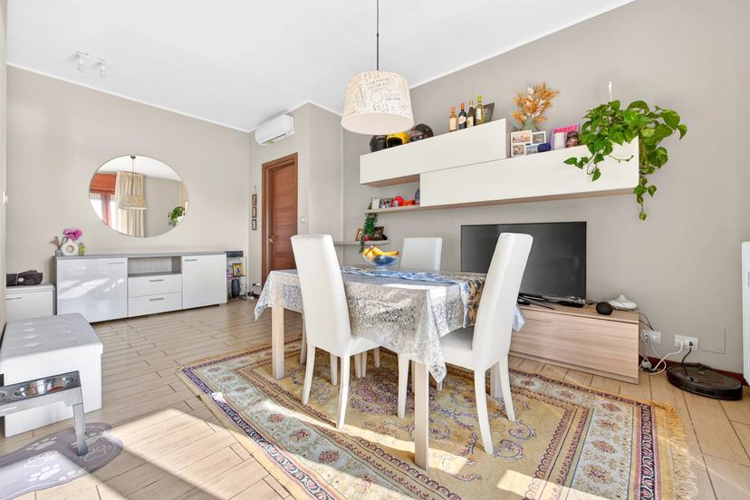 Trilocale in Via Monte Grappa, 3, Arese
