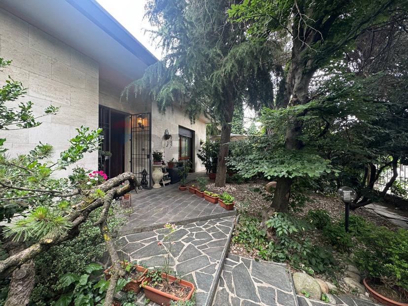 Villa in Via Saronnese 51, Legnano — foto 3 di 5