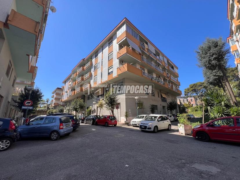 Quadrilocale in Via Nuova San Rocco 62/Topazio, Napoli