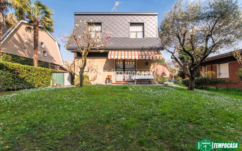Villa in Via Monte Resegone, Arese — foto 2 di 5