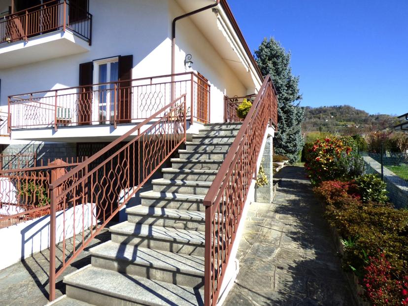 Villa in Strada dei Marauda 22, Luserna San Giovanni