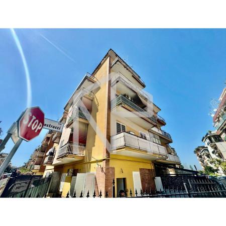 Trilocale in Via dei Balestrucci 1, Roma