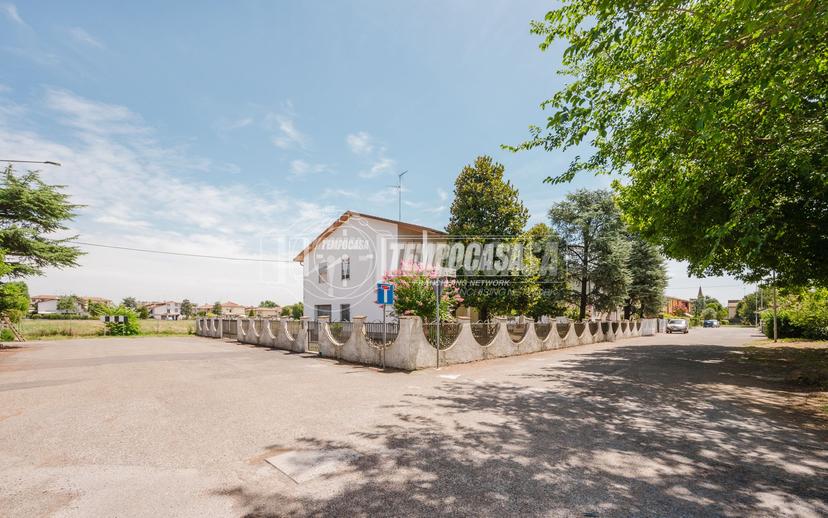 Villa a schiera in Via Donati Dino 14, Baricella — foto 3 di 5
