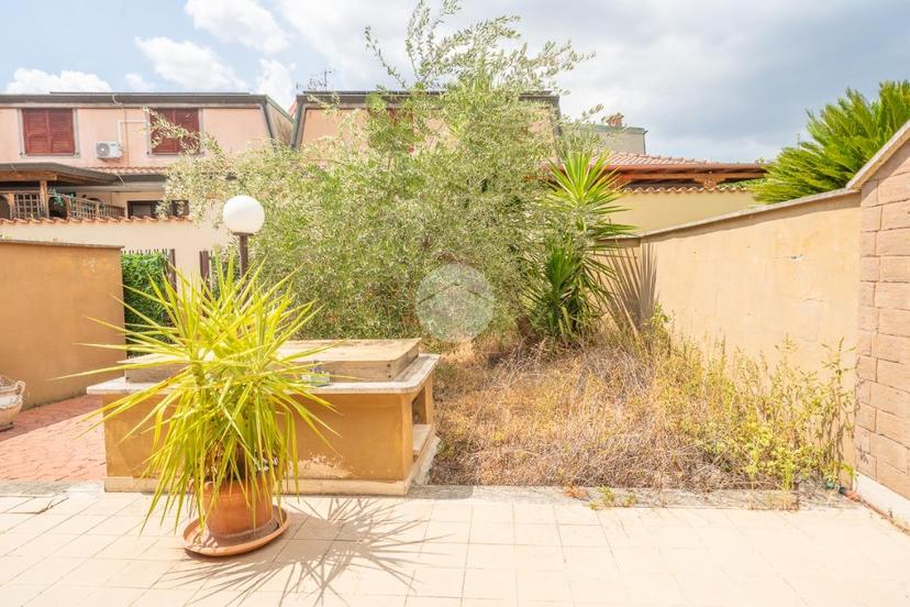 Villa a schiera in Via Poggio Ameno 58, Guidonia Montecelio — foto 3 di 5