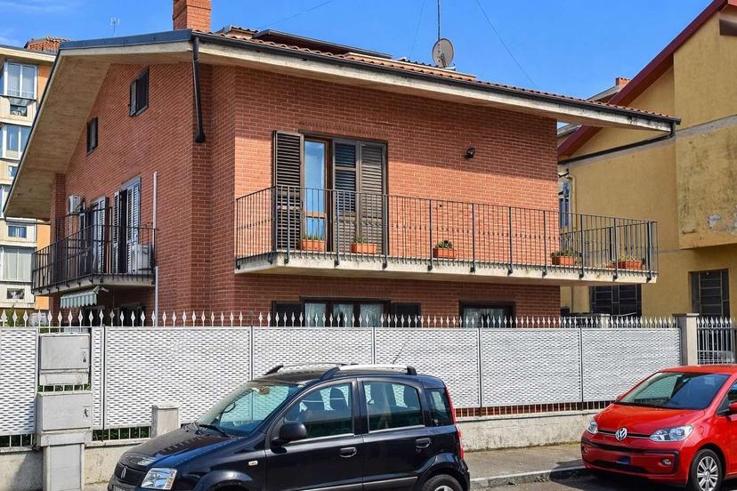 Porzione di villa in Via Dante di Nanni, Grugliasco — foto 3 di 5