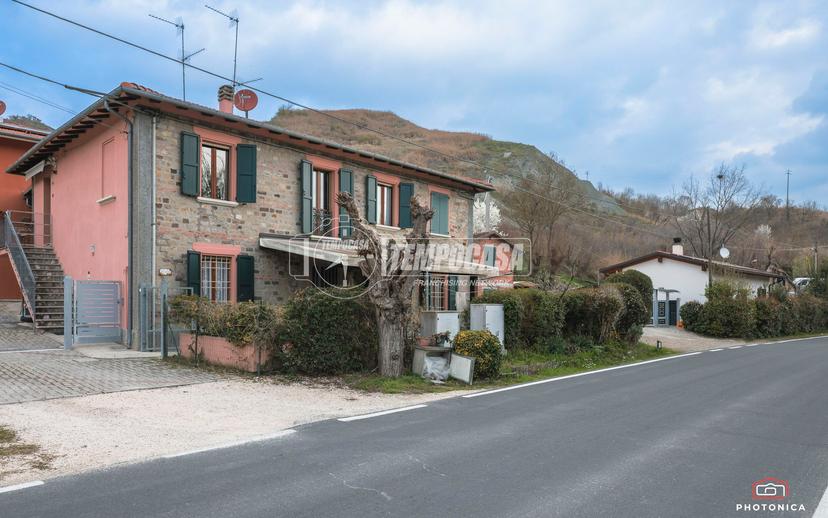 Casa indipendente in Via Viara, Castel San Pietro Terme — foto 2 di 5