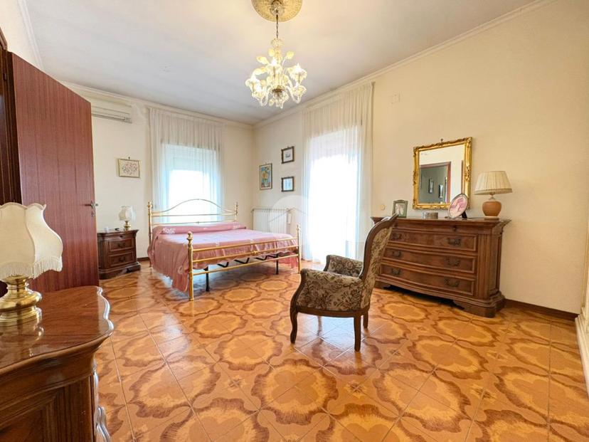 Quadrilocale in Via Semproniano 42, Roma