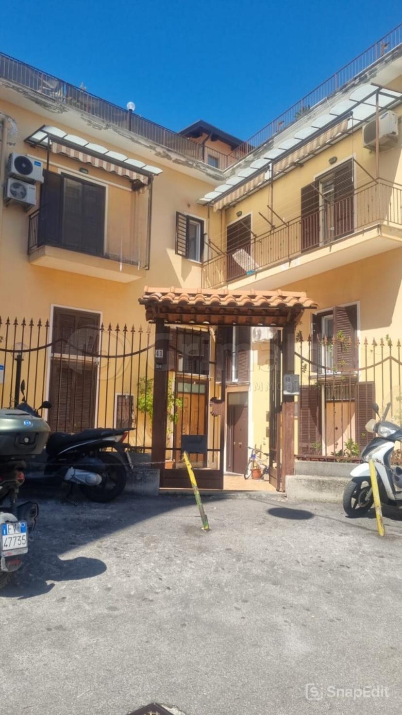Trilocale, Napoli