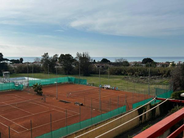 Quadrilocale in Piazza Dante Zemini 10, Anzio