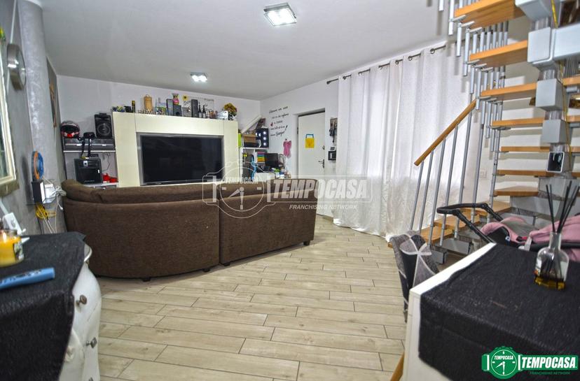 Casa indipendente in Vicolo Monte Grappa 4, Bosconero — foto 3 di 5