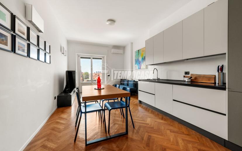 Trilocale in Via Luisa Sanfelice, Milano