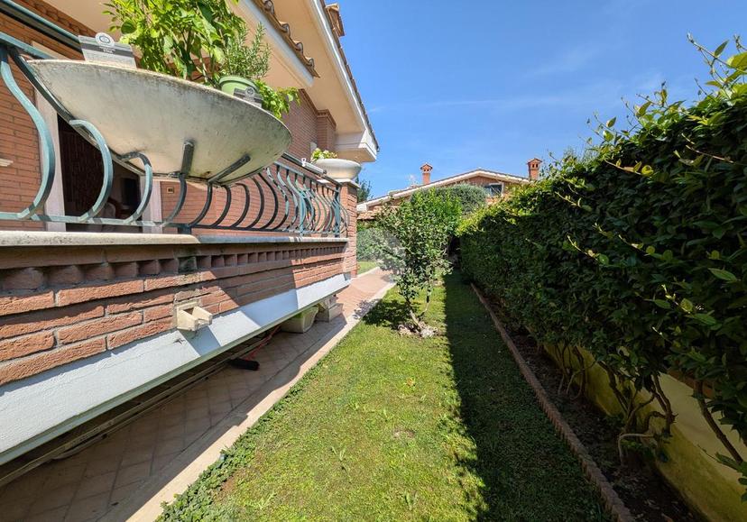 Villa a schiera in Via Icaro 32, Ciampino — foto 2 di 5