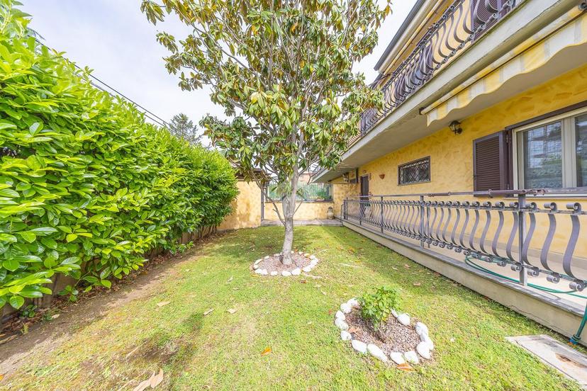 Villa in Via Sant'Elpidio a Mare 1, Roma