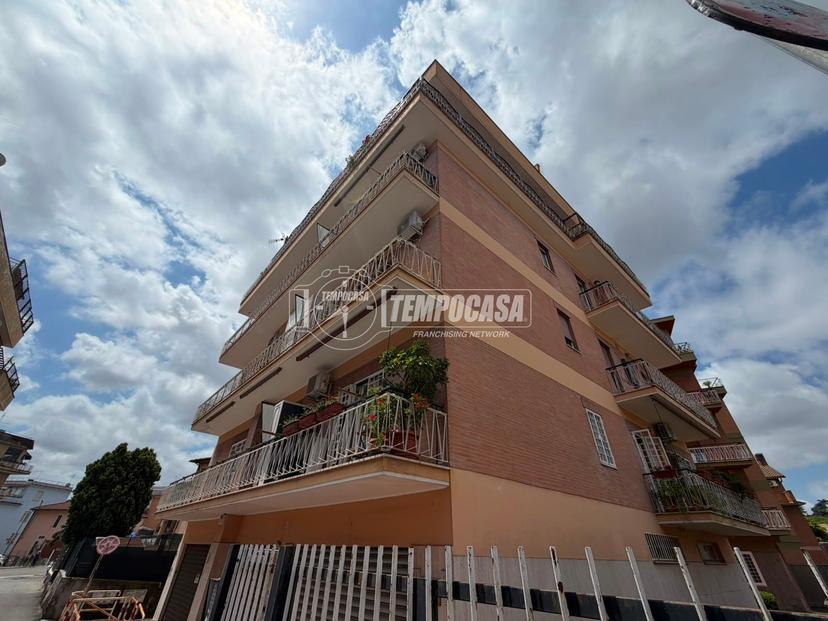 Trilocale in Via Fosso del Poggio 13, Roma