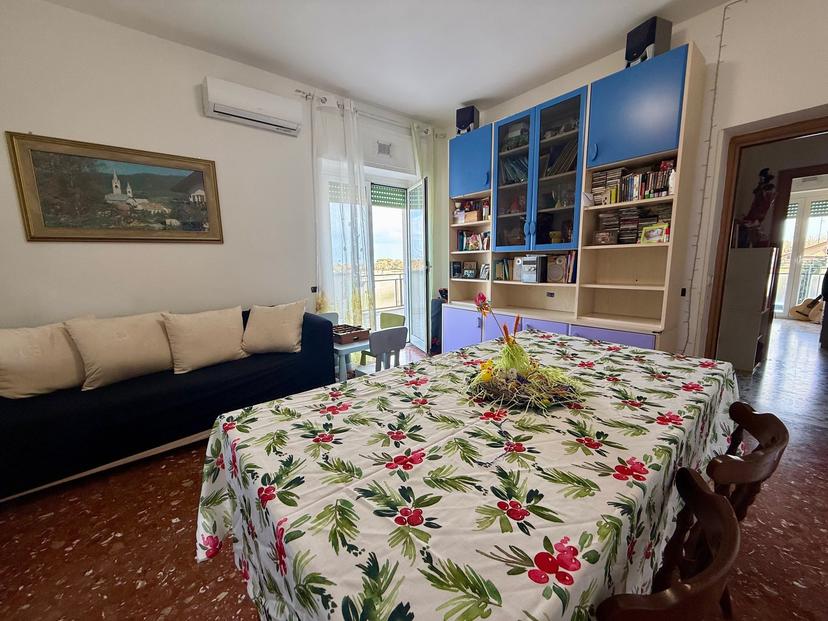 Trilocale in Via dei Volsci 3, Anzio