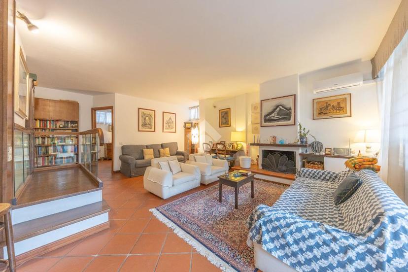 Bilocale in Via Piero Foscari, Roma