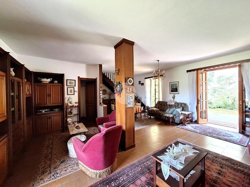 Villa in Via Thomas Alva Edison 2, Bernate Ticino — foto 2 di 5