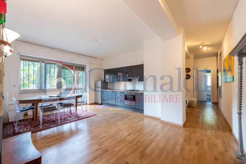 Trilocale in Via Cimabue 6, Milano