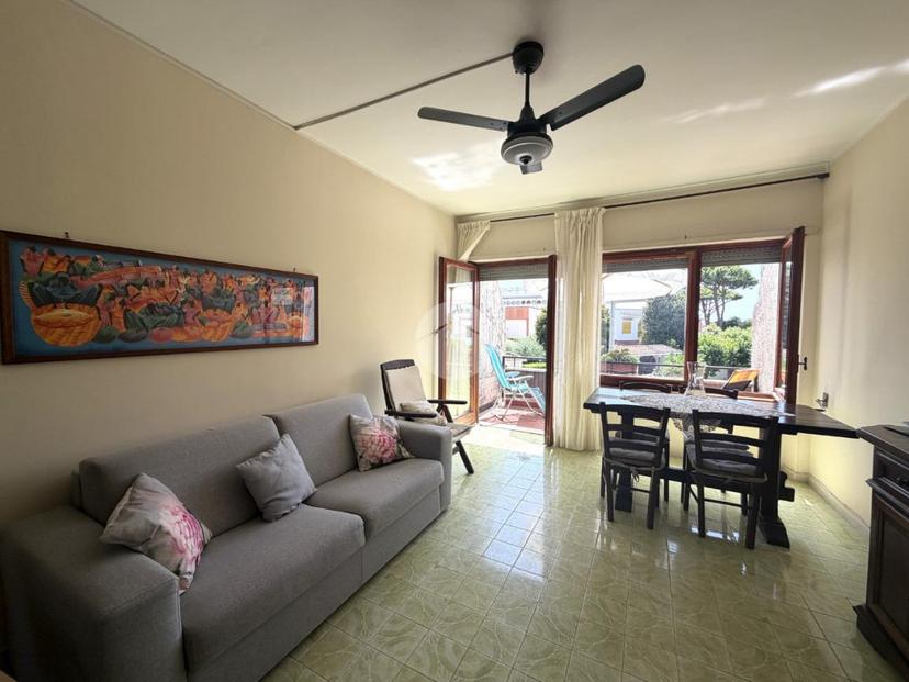 Villa a schiera in Viale del Pesco 51, Anzio