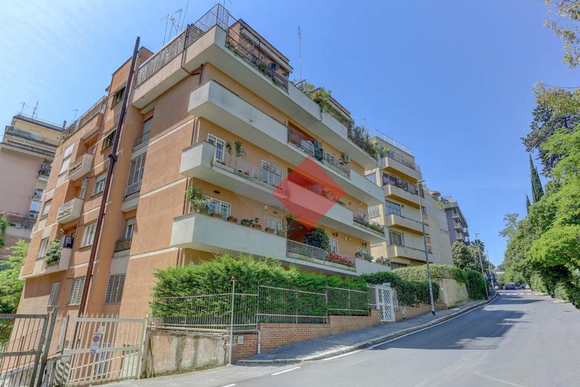 Bilocale in Via Monterosi, Roma