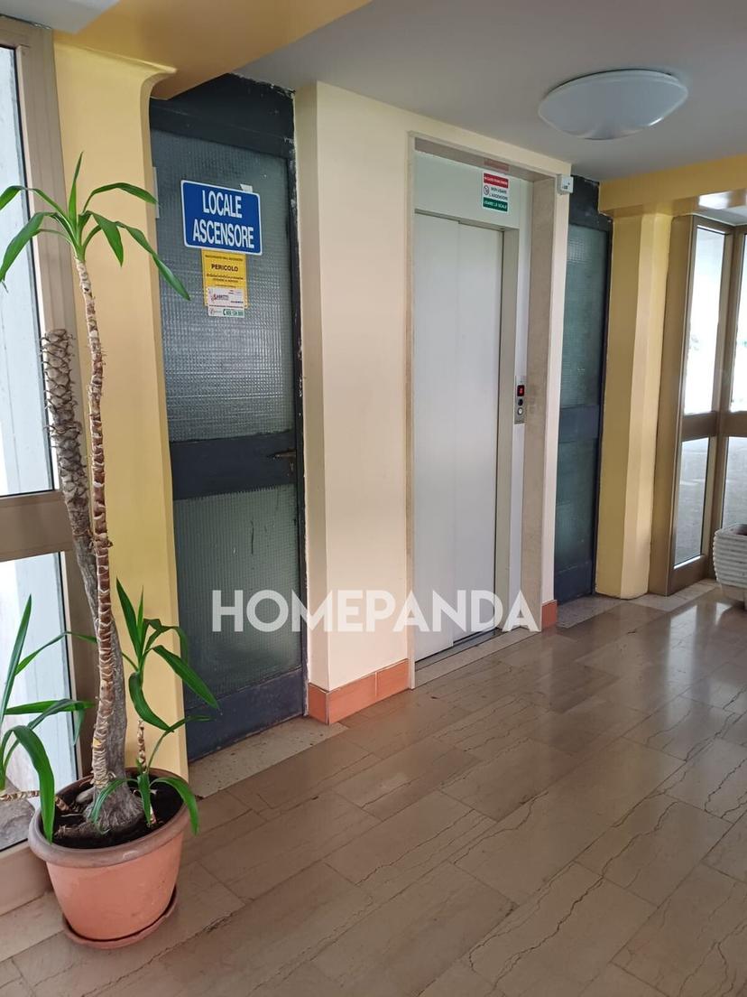 Appartamento in Via Roberto Lordi 40, Roma