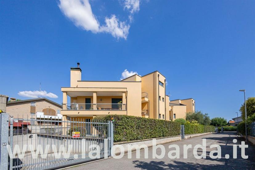 Quadrilocale in Via Val Camonica 7a, Lainate — foto 5 di 5