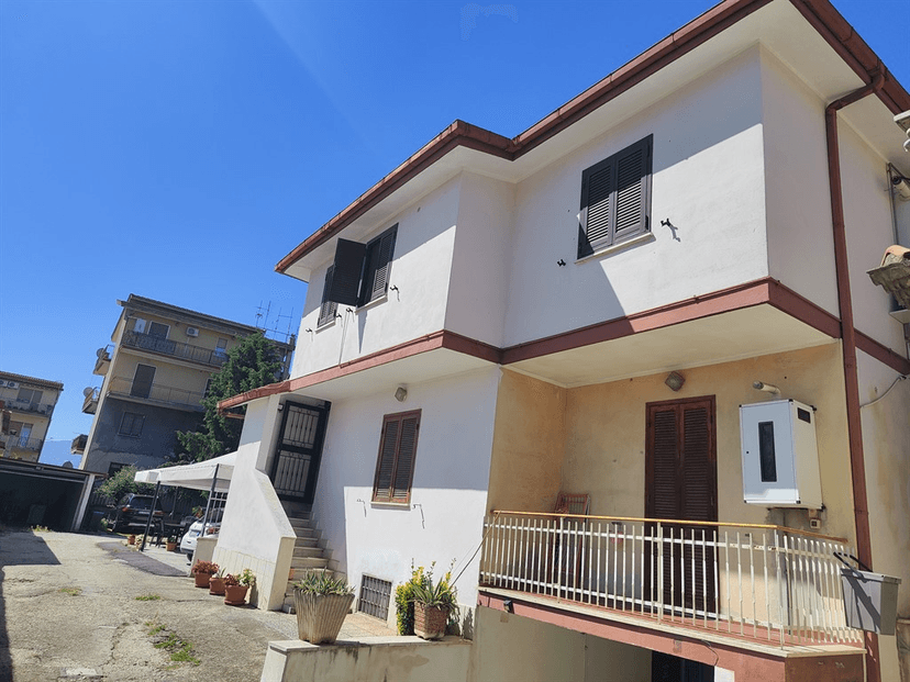 Trilocale in Via della Riserva Nuova 130, Roma