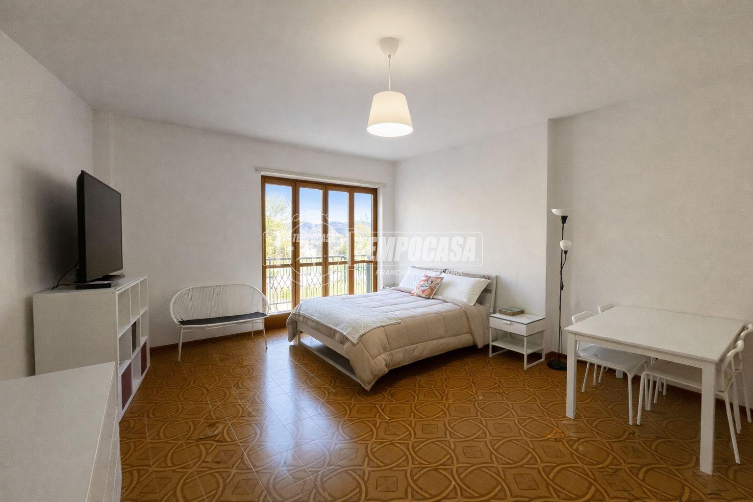 Trilocale, Forno Canavese