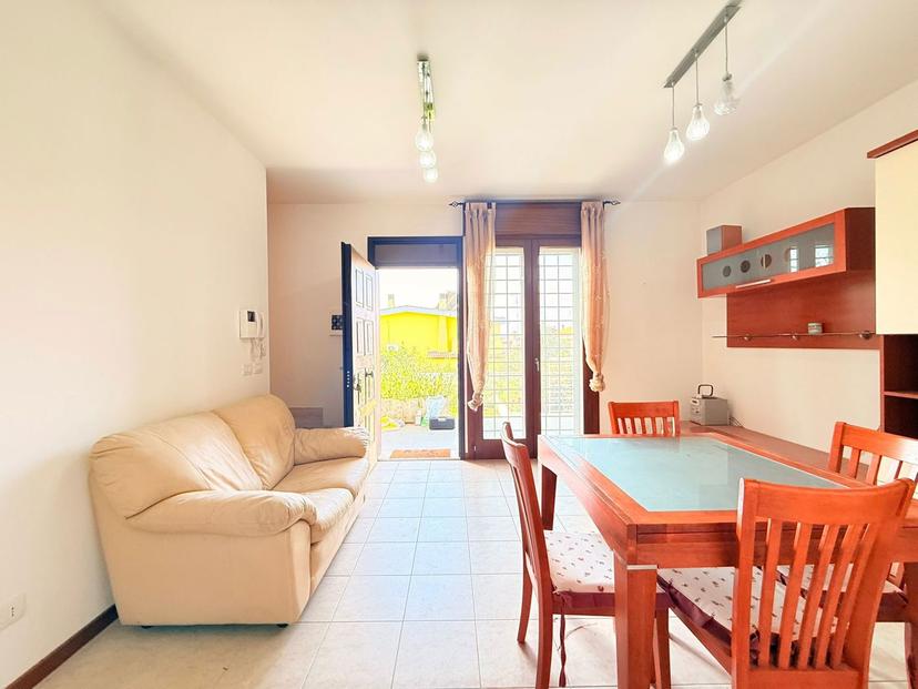 Quadrilocale in Via Barzanò 59, Roma