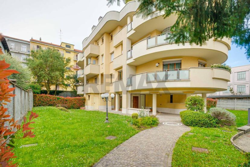 Attico in Via Quadro 28, Legnano — foto 2 di 5