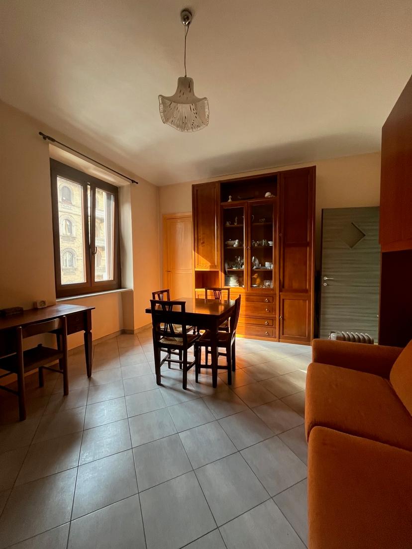 Trilocale in Via VerrèS 20, Torino