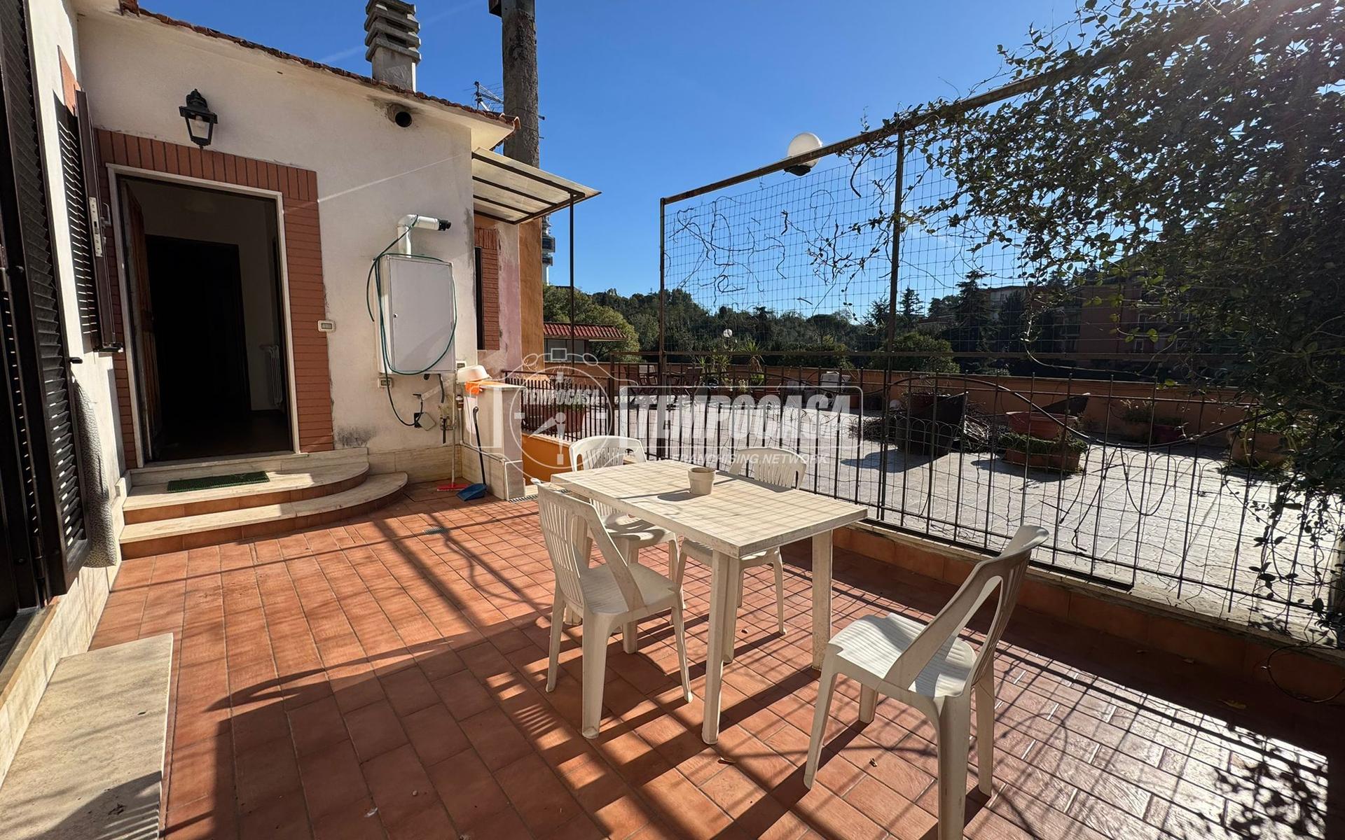 Casa indipendente in Via dei Due Ponti 156, Roma