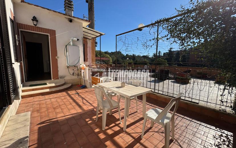 Casa indipendente in Via dei Due Ponti 156, Roma