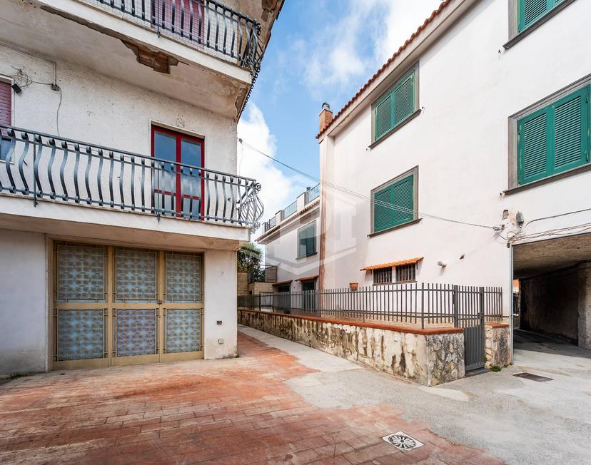 Villa in Via Nazareth ai Guantai 50, Napoli — foto 2 di 5