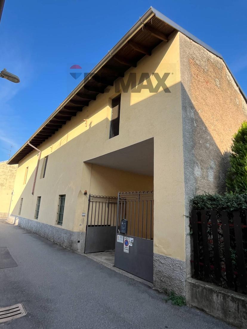 Casa indipendente in Via Torino 38, Vanzaghello
